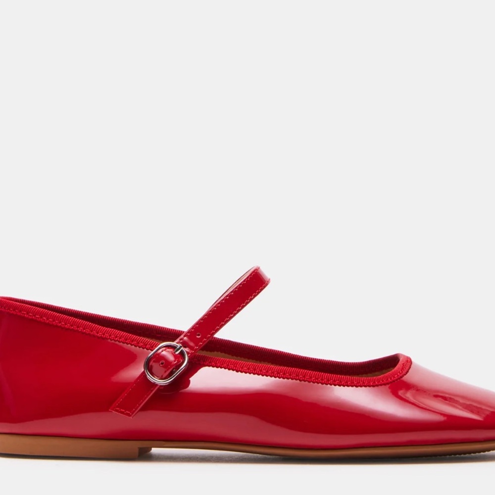 BNWT Steve Madden Vinetta Red Patent Flats